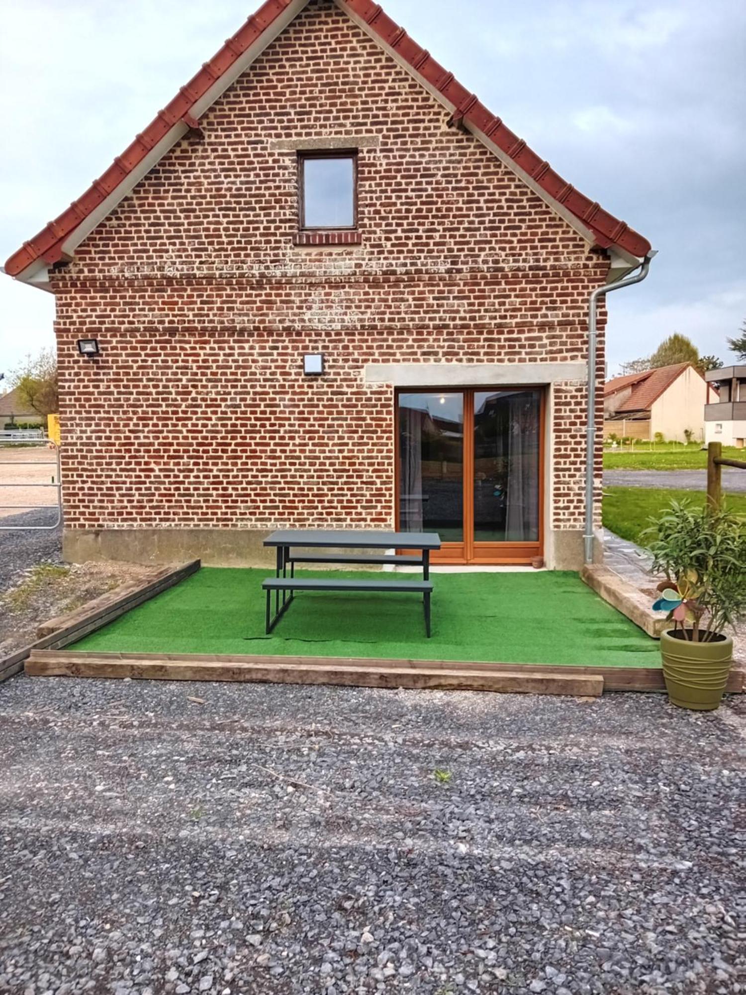 Gite Ferme Du Marronnier Derchigny Екстериор снимка